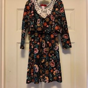 💋 1ST KISS 💋 Girl’s Dress (M 7/8)